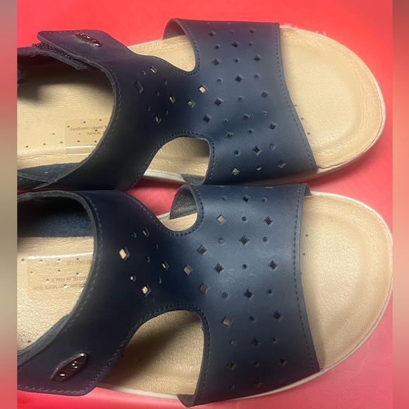 Flyflot Sandals Size 10 - Picture 11 of 15